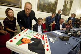 Gli auguri a Berlusconi da Napoli